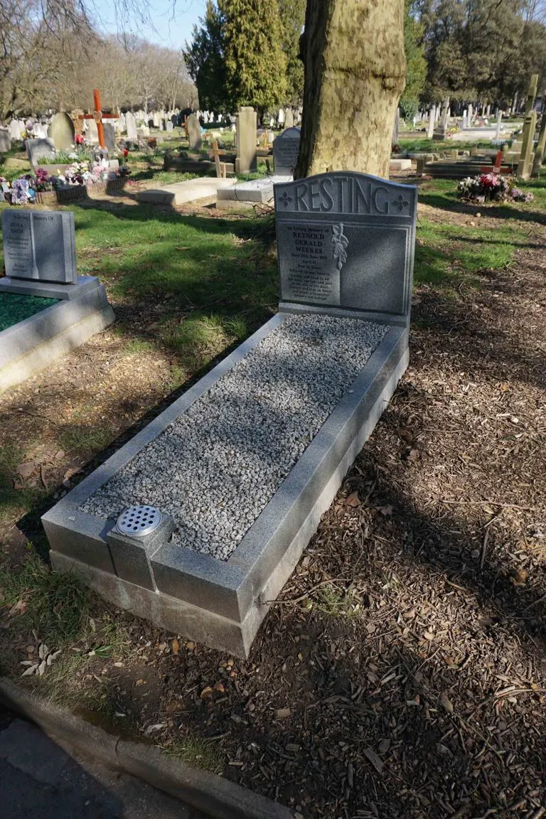 General-heritage-grave-no-memorial