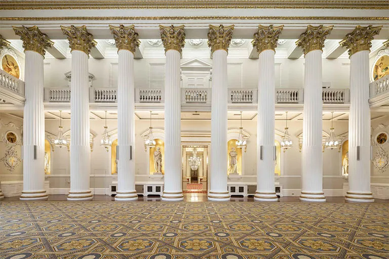 mansion-house-the-egyptian-hall-colonade