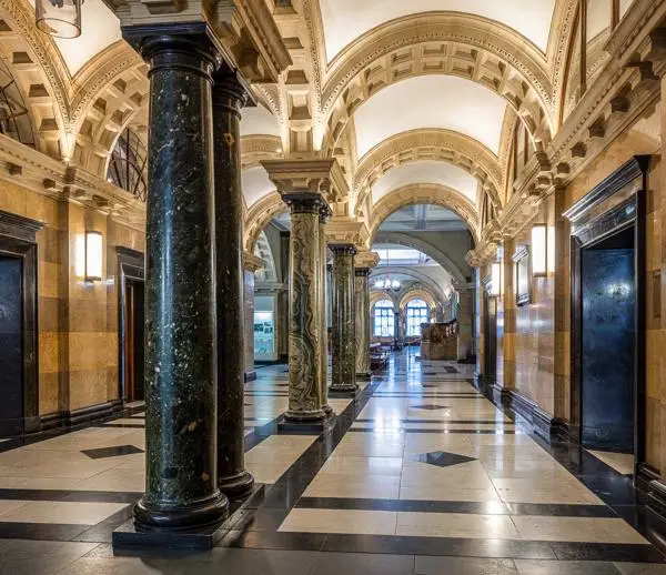 old-bailey-corridor